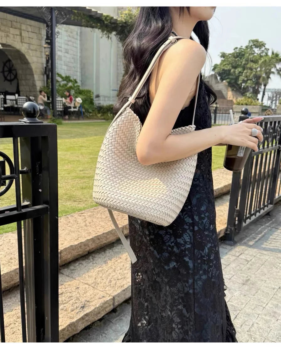 Luxury Women's Shopping Bag New High-End Hand-Woven Leather Bucket Bag Large-Capacity Shoulder Messenger Bag Commuter Tote Bag