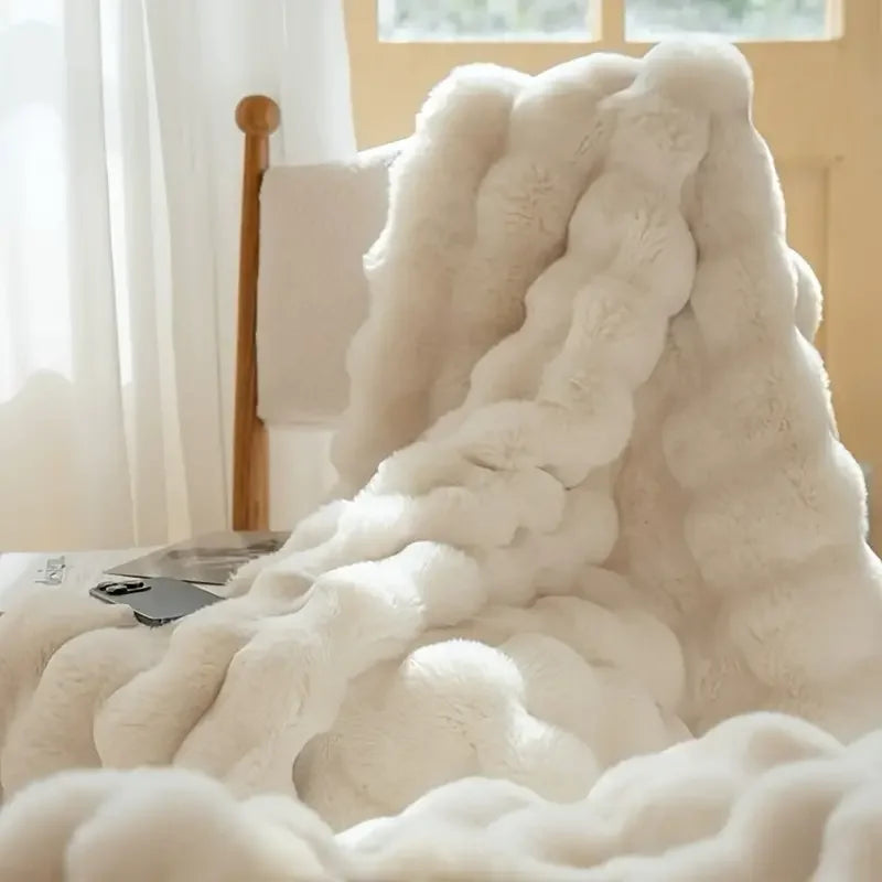 Luxury Faux Rabbit Fleece Throw – Ultra-Soft & Warm Knit Blanket