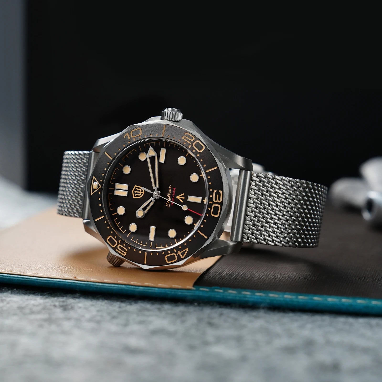 Watchdives WD007Q Titanium Dive Watch 42mm VH31 Sweep Quartz Men Watch Sapphire Crystal Helium Escape Valve 200M Waterproof Lumi