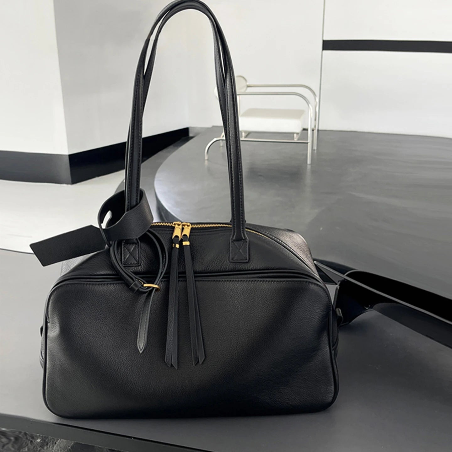 High Version Genuine Leather Pillow Bag for Women 2026 New All-Match Large Capacity First Layer Cowhide Bowling Bag for Women