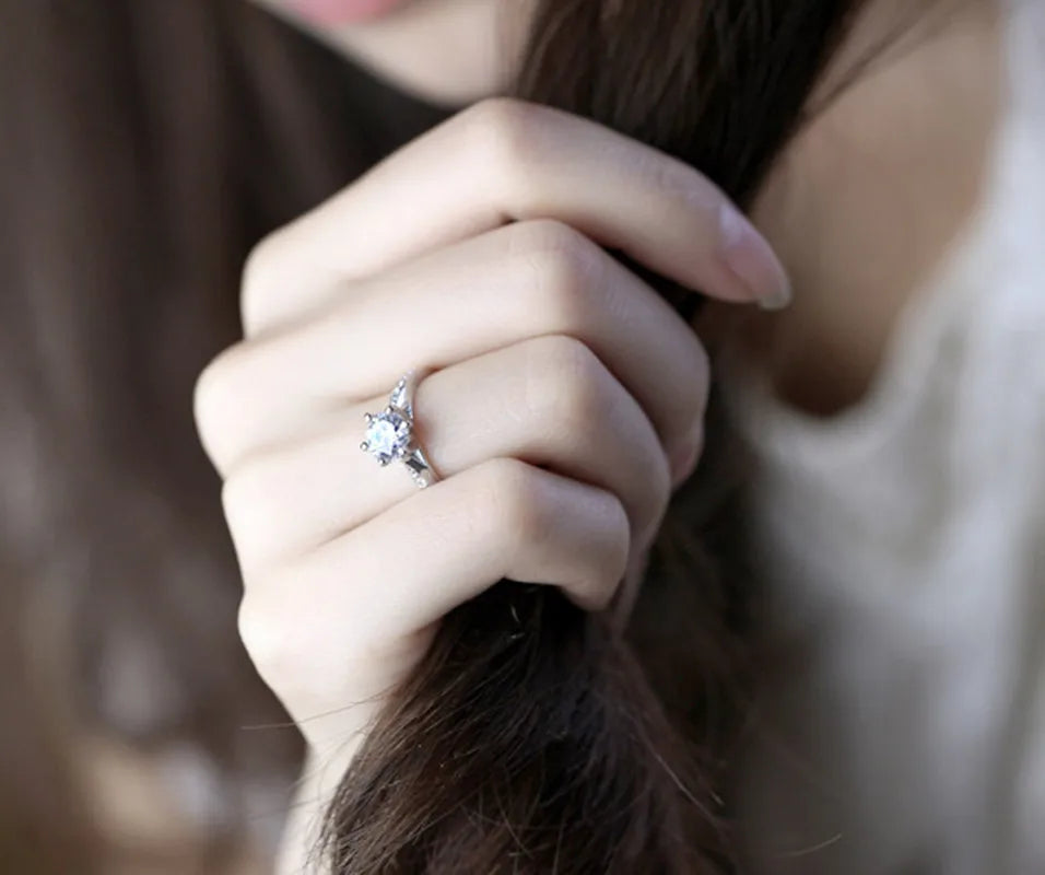 Classic 925 Sterling Silver Six-Claw Solitaire Ring