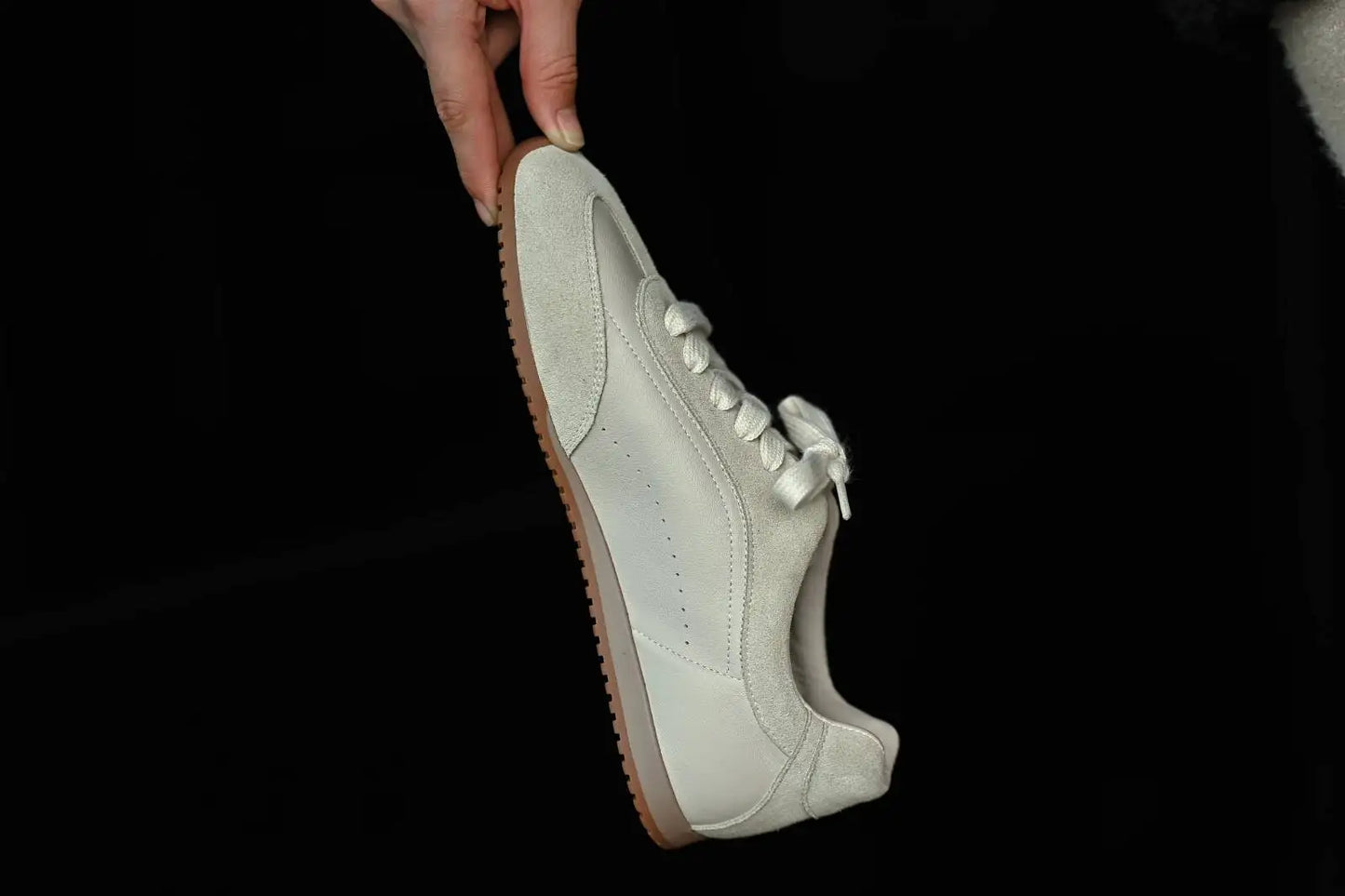 Women's Genuine Leather Retro Lace-Up Flat Sneakers