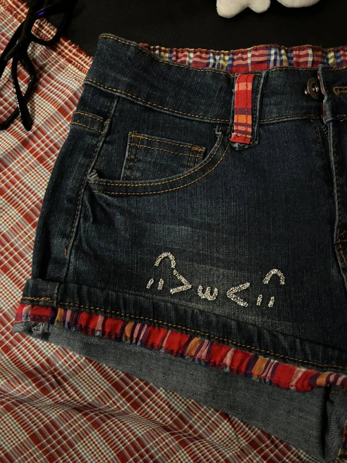 Women's Y2K Red Plaid Low-Rise Denim Shorts – Diamond-Encrusted Retro Design