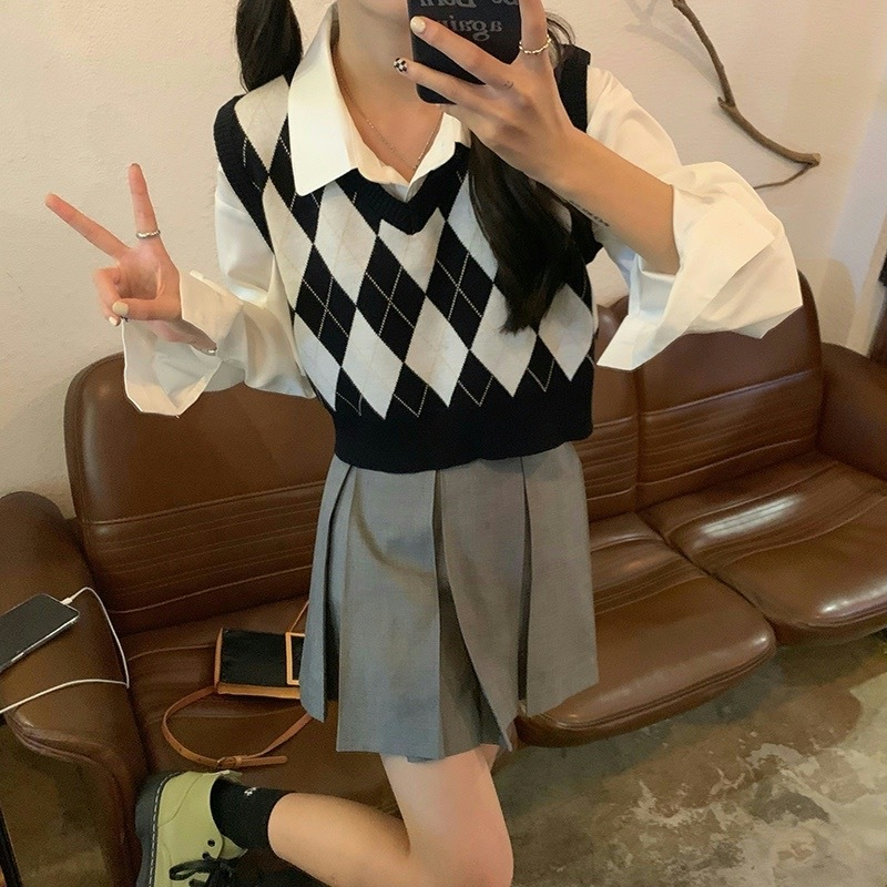 Women's Plaid V-Neck Cropped Sweater Vest