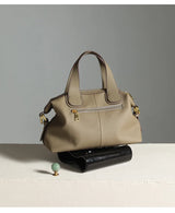 Women's Natural Cow Leather Bag Female Retro Cowhide Crossbody Bags Ladies Large Capacity Shoulder Bag for Middle aged Women