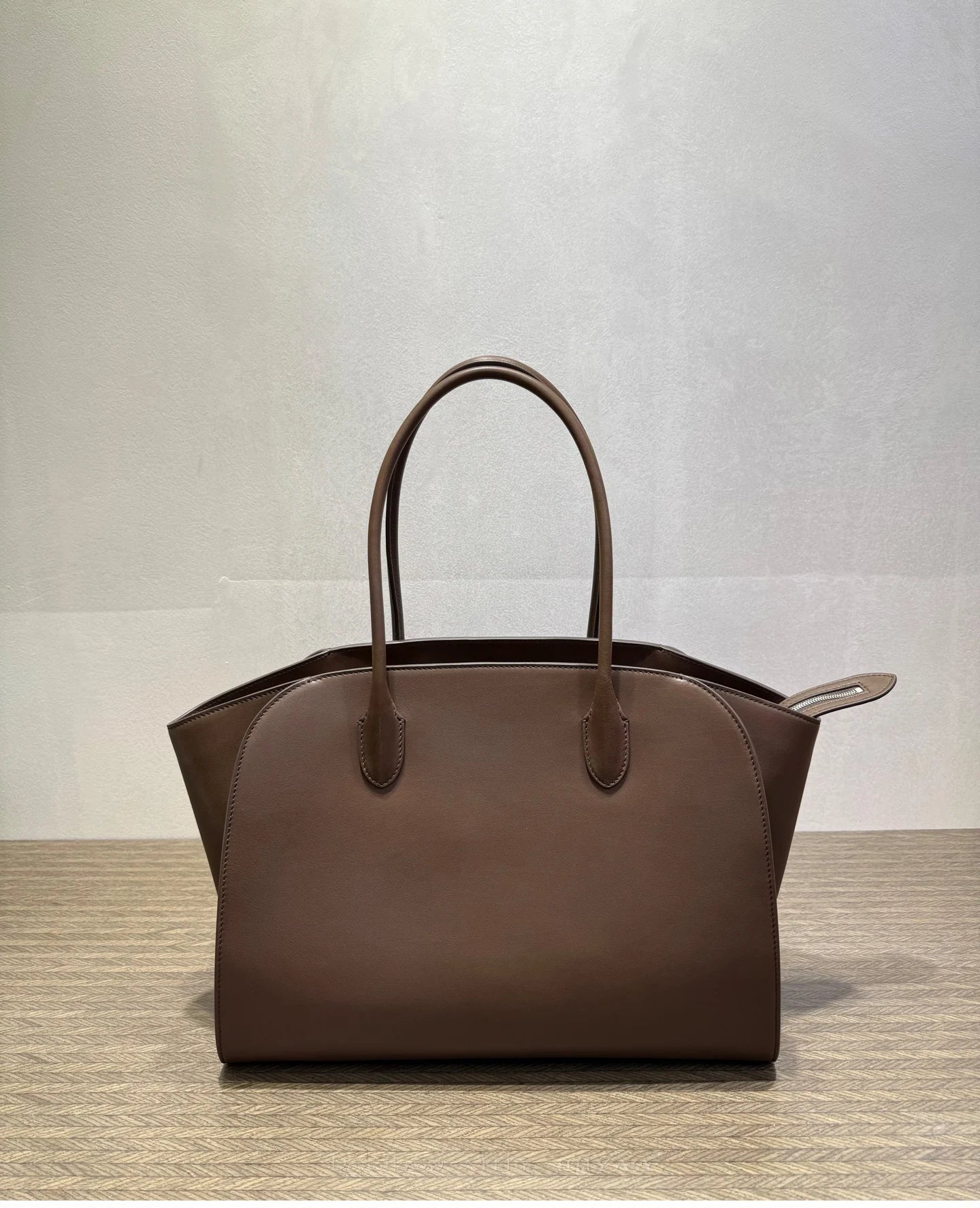 36cm Top-Grain Cowhide Tote — Effortless Everyday Elegance