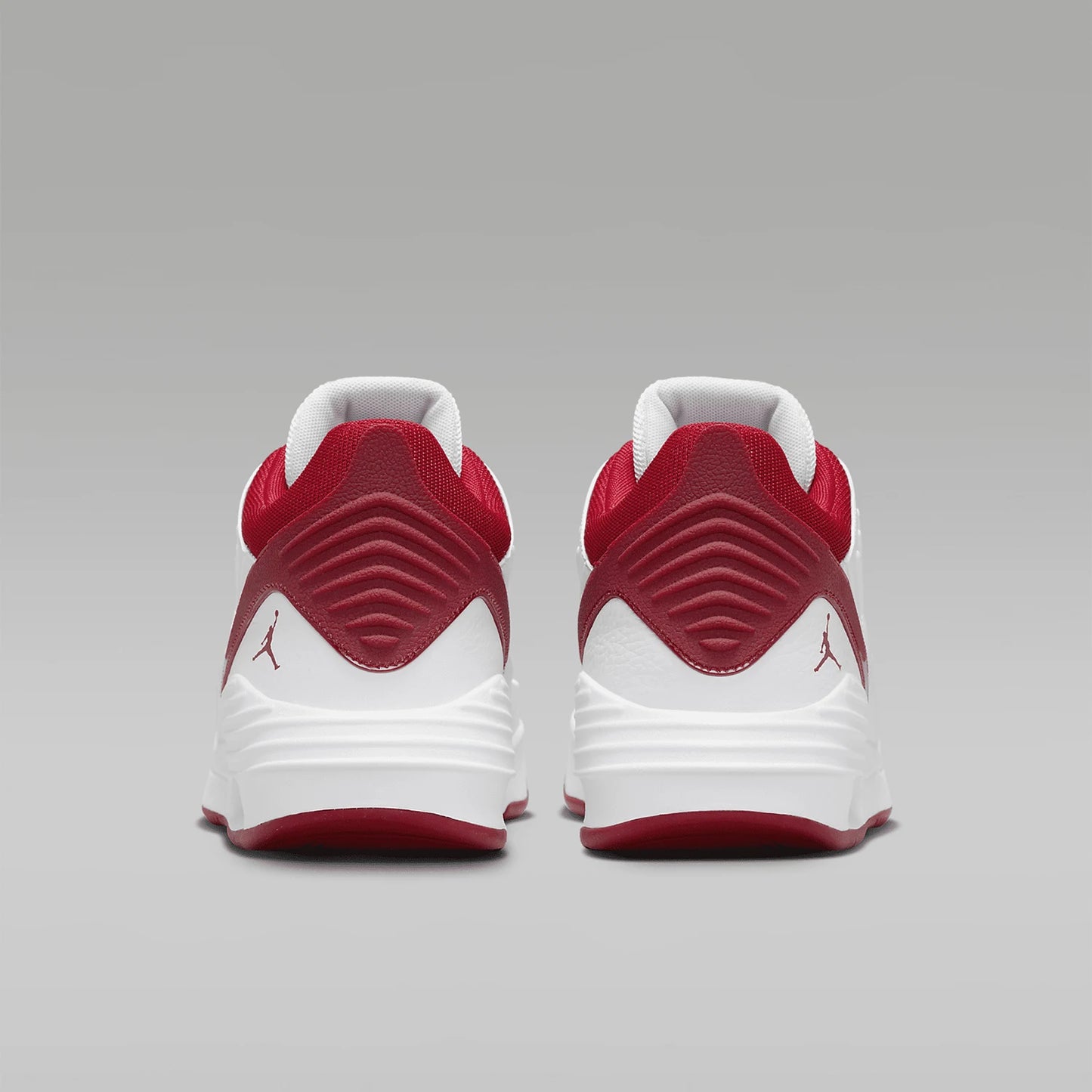 Jordan Max Aura 5 Men's Cushioned Walking Shoes