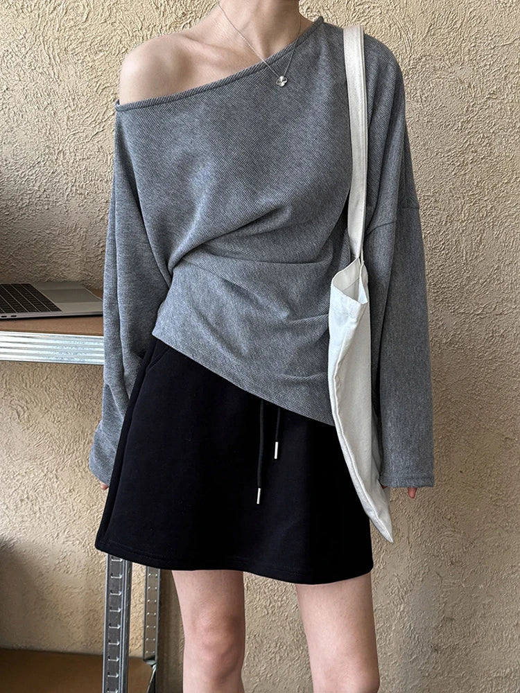 Women's Pleated Relaxed-Fit Sweatshirt