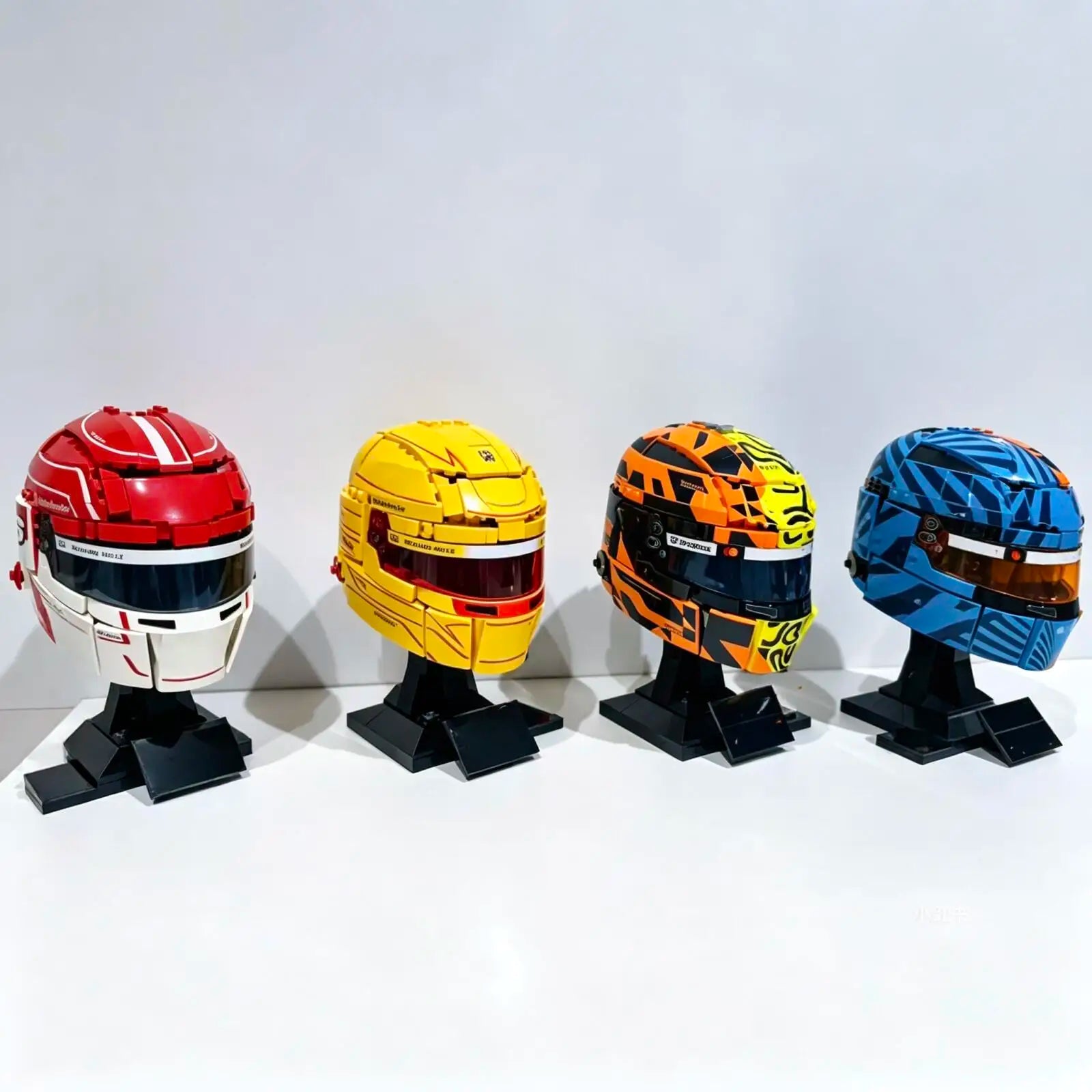 2026 Popular Racing Car Fleet Racing Driver Lewis Hamilton Charles Leclerc Oscar Piastri Lando Norris Helmet Bricks Model Toys