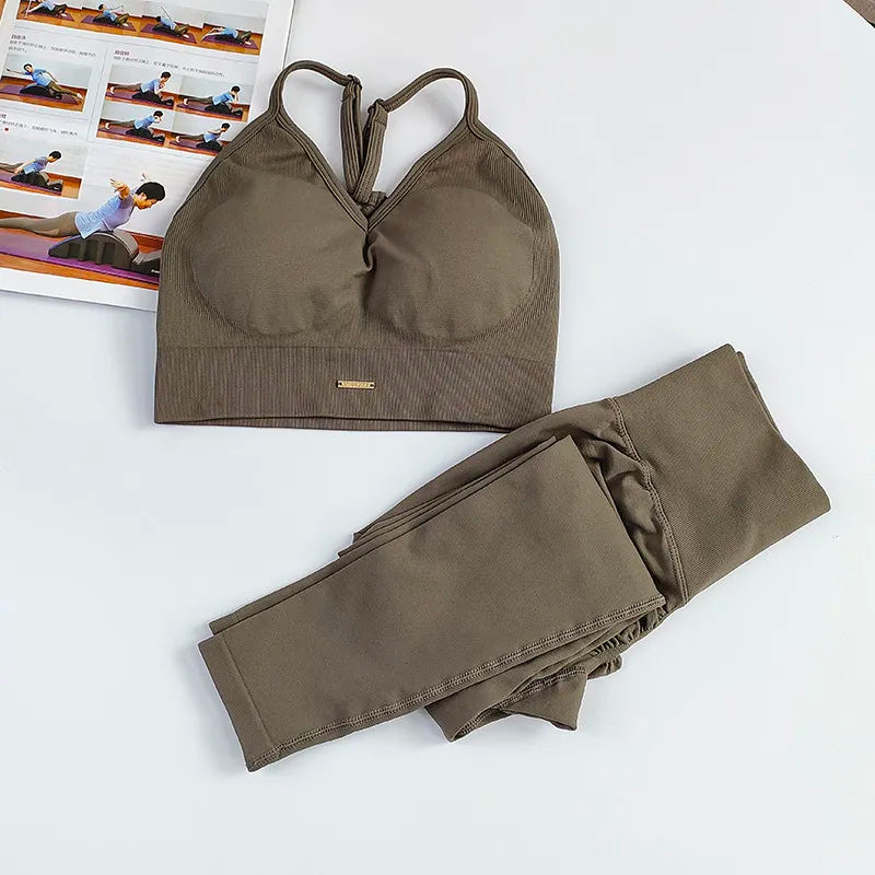 Women's Seamless Yoga Set with High-Waist Leggings