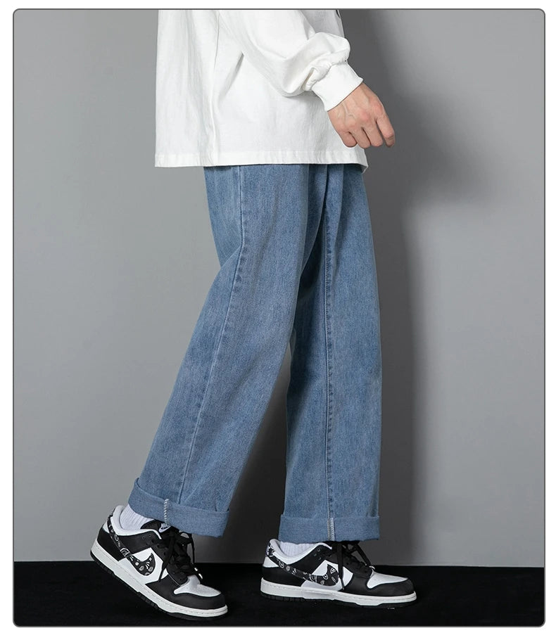 Men’s Relaxed Straight-Leg Denim Jeans