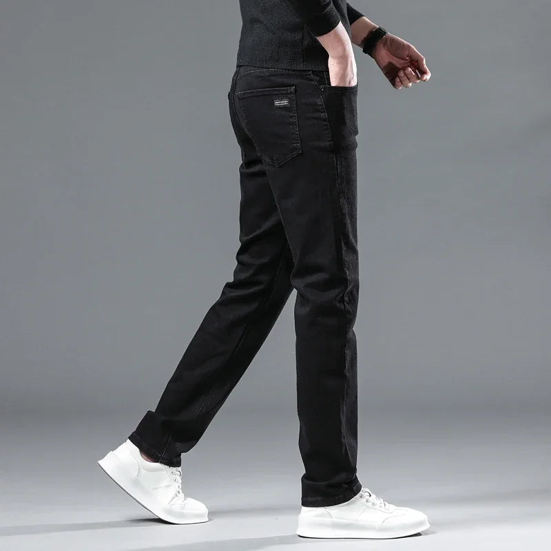 Men’s Fleece-Lined Straight-Leg Stretch Jeans