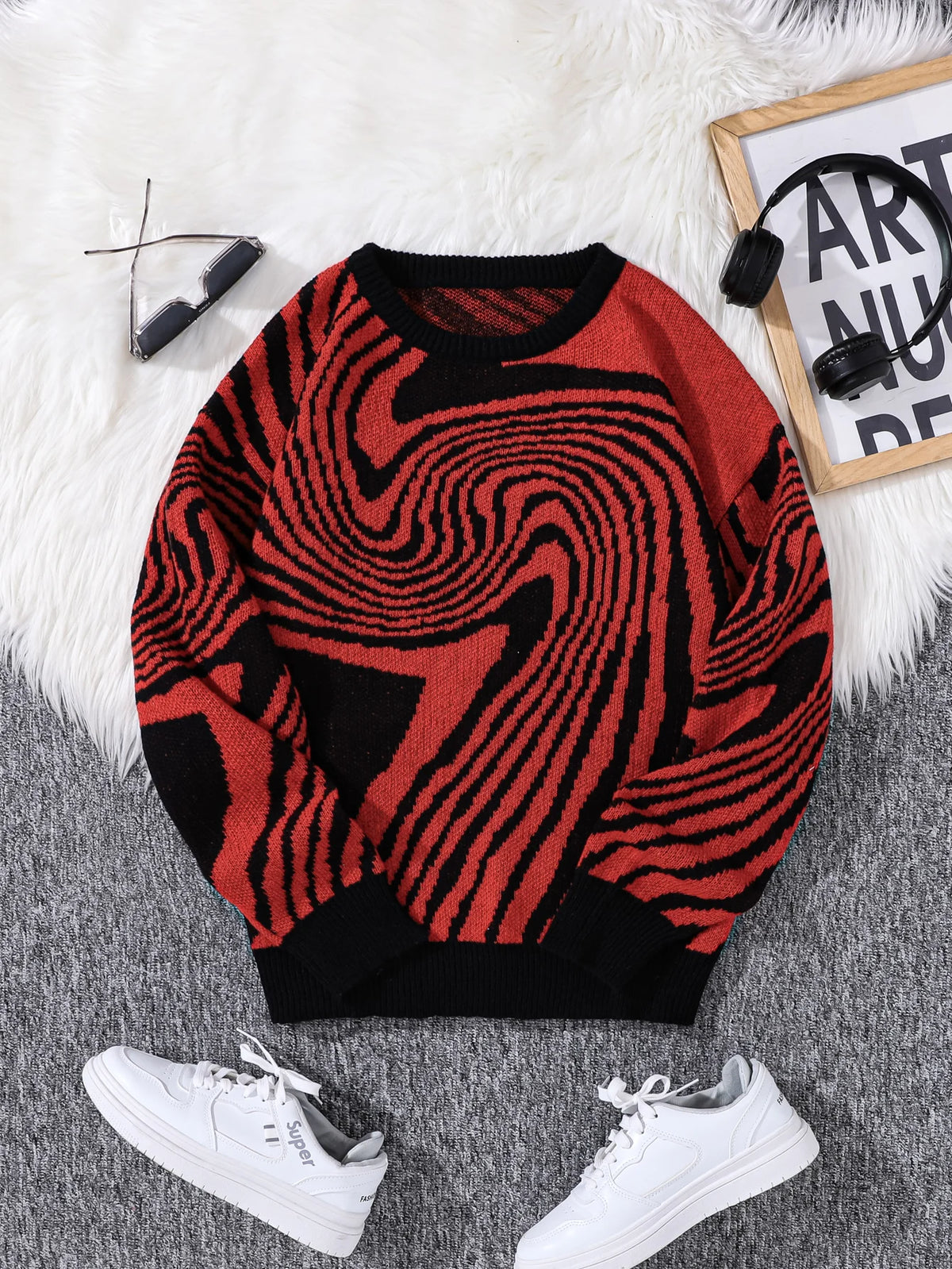 Men’s Contrast Maze Jacquard Crewneck Sweater