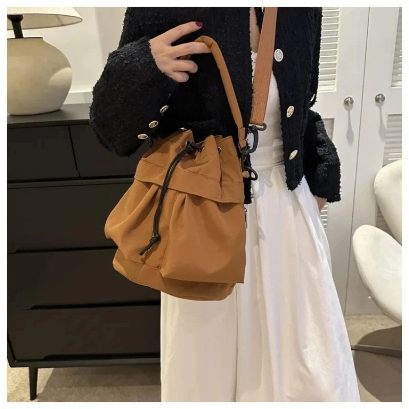 Fashionable Crossbody Bags for Women Shoulder Bag Large Capacity Oxford Women Bucket Bag Purse and Handbags