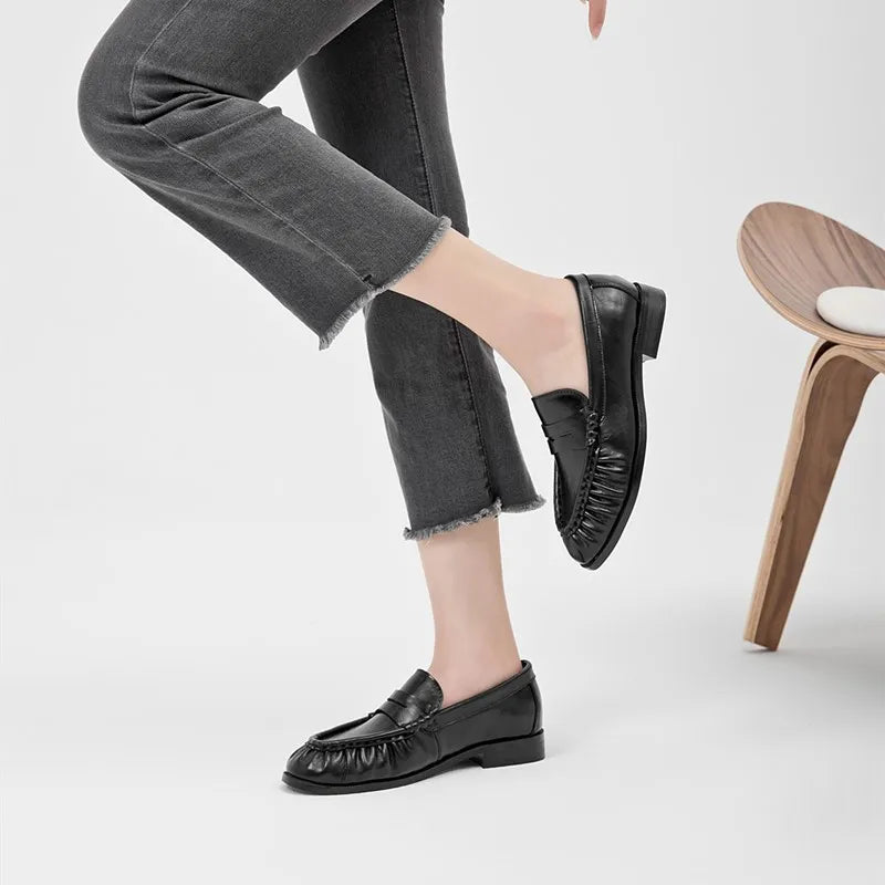 Women's Retro Pleated Suede Loafers
