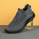 2026 Breathable Men Casual Shoes Lightweight Outdoor Male Walking Shoes Anti-slip Men's Sneakers Slip on Flats Vulcanized Shoes
