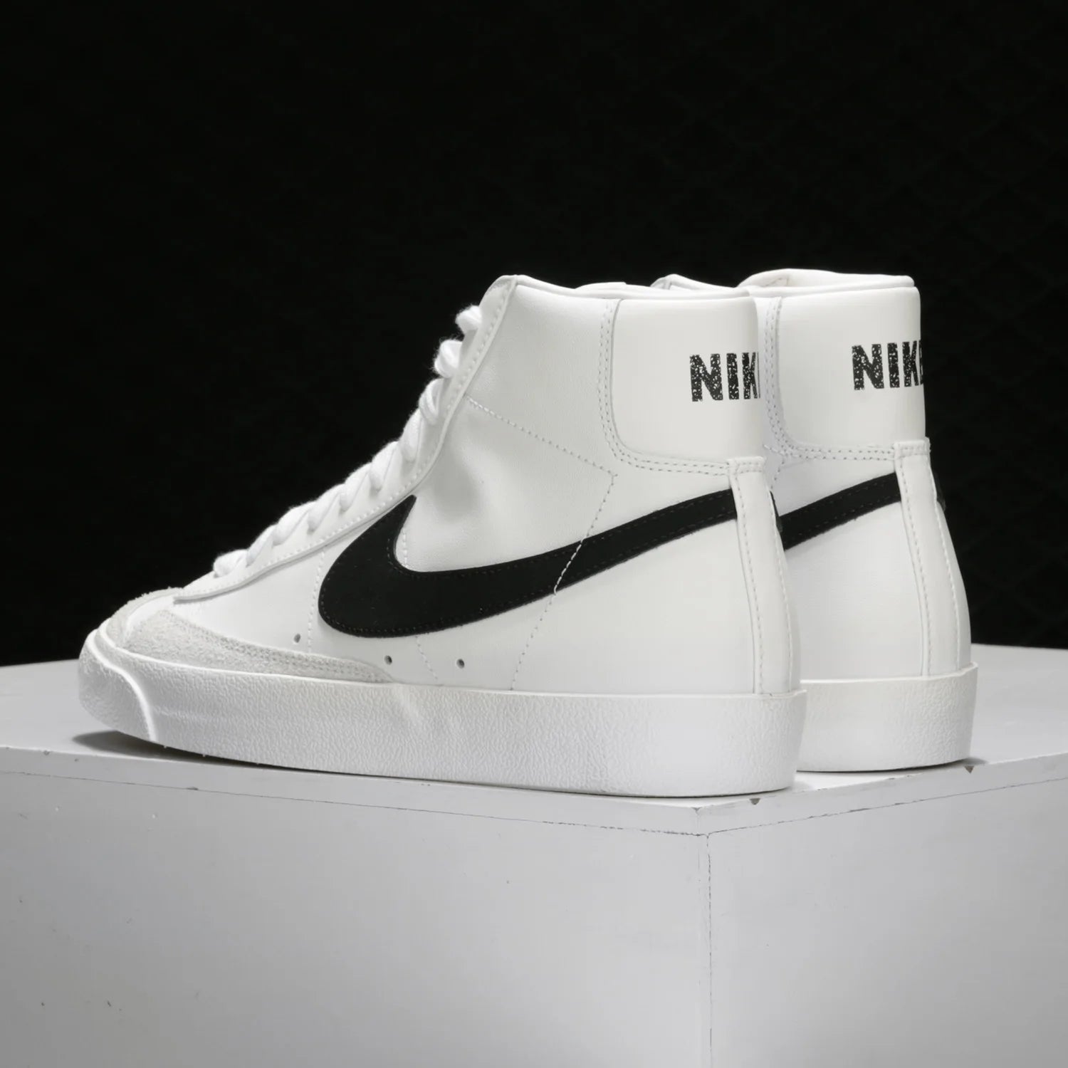 Nike Official Authentic BLAZER MID '77 Men's and Women's Casual Comfortable Sneakers BQ6806-100