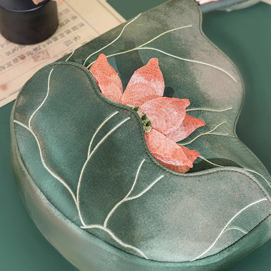Chinese Style Shoulder Bag Women Exquisite Floral Embroidery Original Designer Handbag 2025 New In Elegant Fashion Female Bags