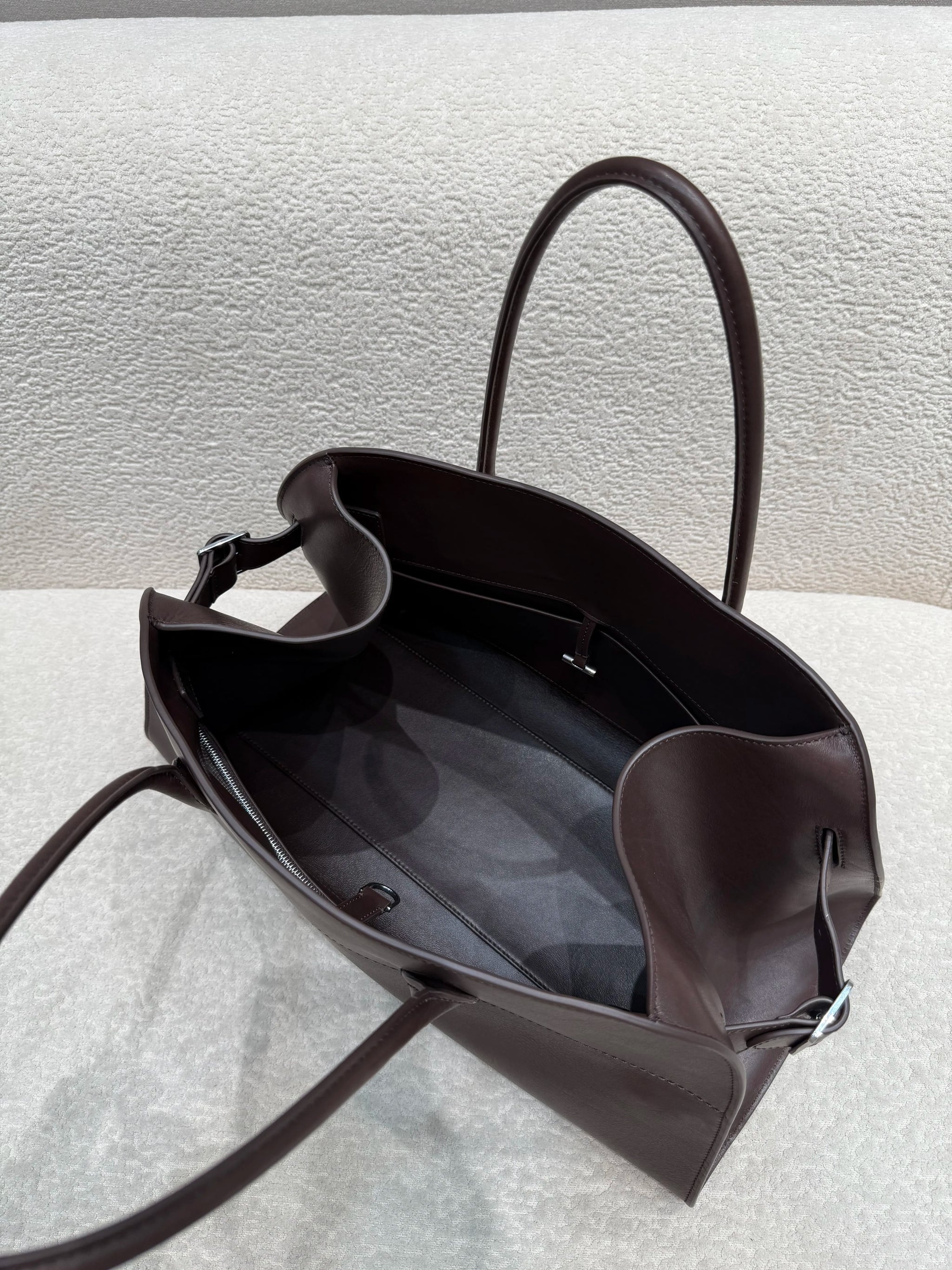UXST Genuine Saddle Leather Tote Bag – All-Steel Hardware