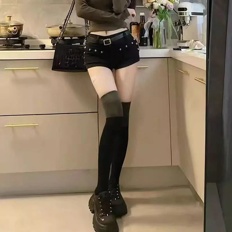 Women’s Y2K Low-Waist Black Denim Hot Shorts – Slim Fit Gothic Punk Jean Shorts