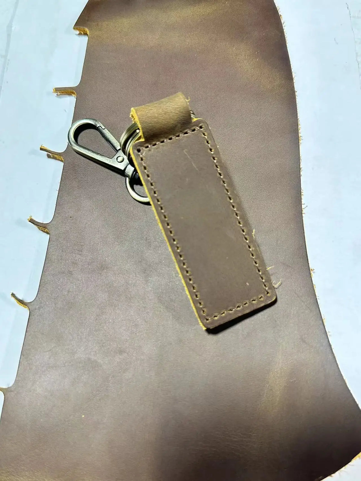 Free Customized Fashion Women Genuine Leather Keychain Vintage Creative Pendant Handmade Small Gift DIY Present Car Key Chain