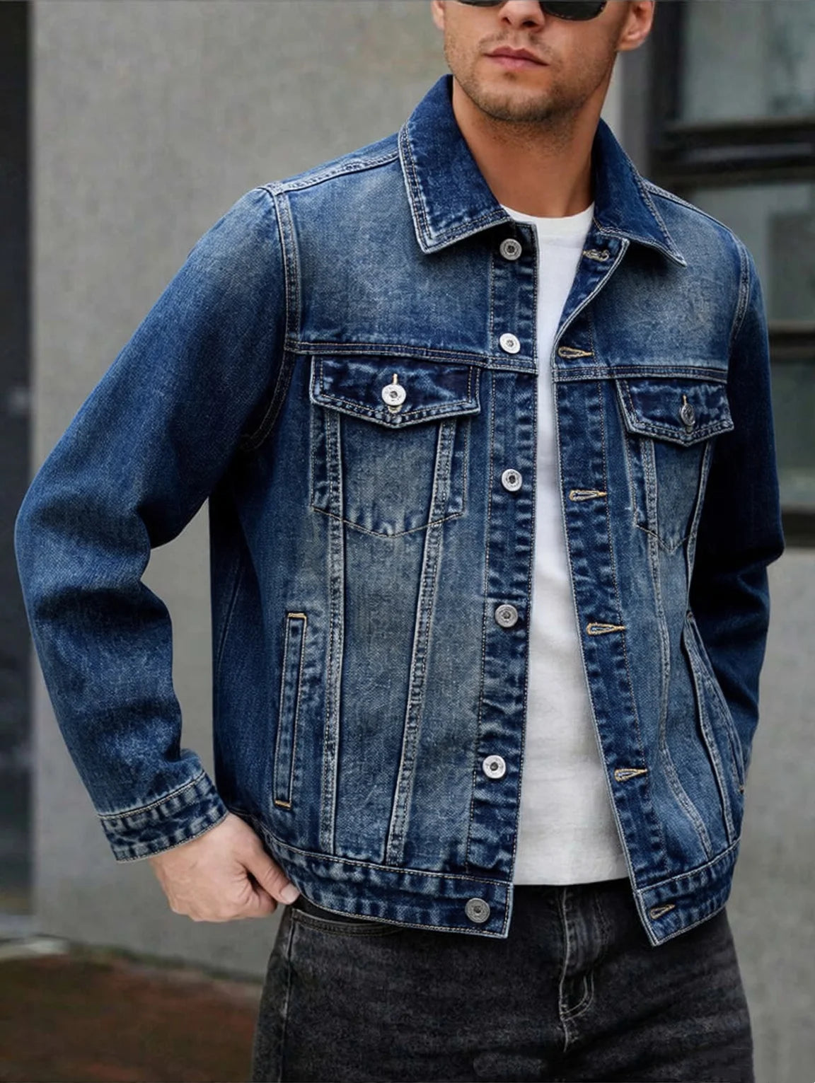 American style multi pocket denim jacket for men blue grey vintage washed loose fitting versatile trendy workwear jacket