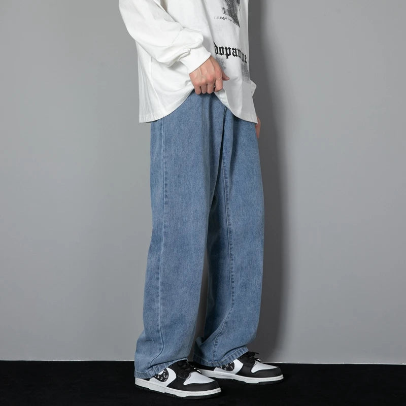 Men’s Relaxed Straight-Leg Denim Jeans