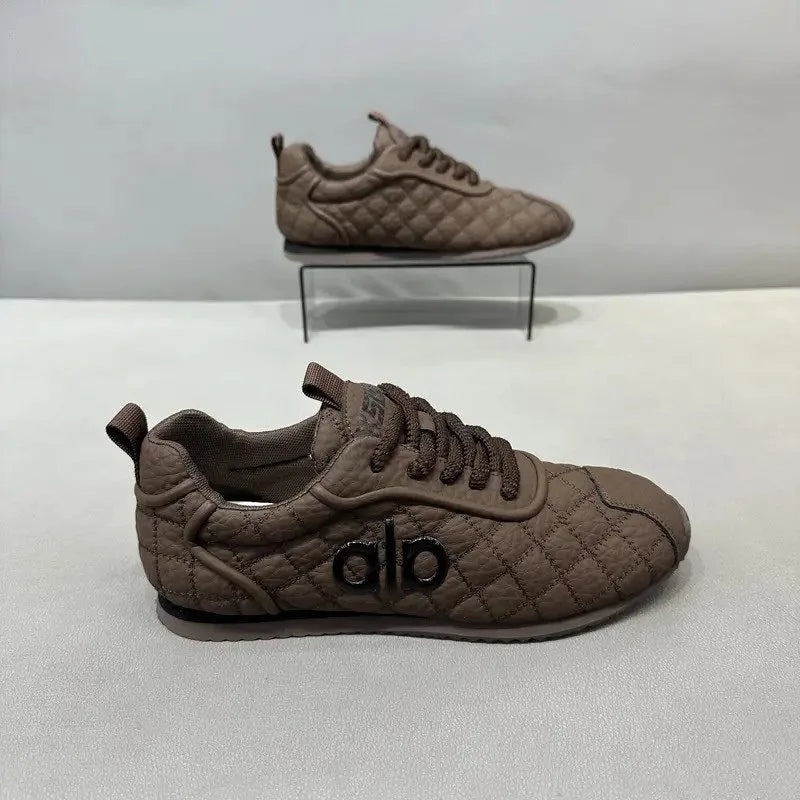 ClaWave Men Quilted Retro Jogger Shoes Lightweight Non Slip Casual Walking Sneakers Trendy Daily Footwear EU39-44