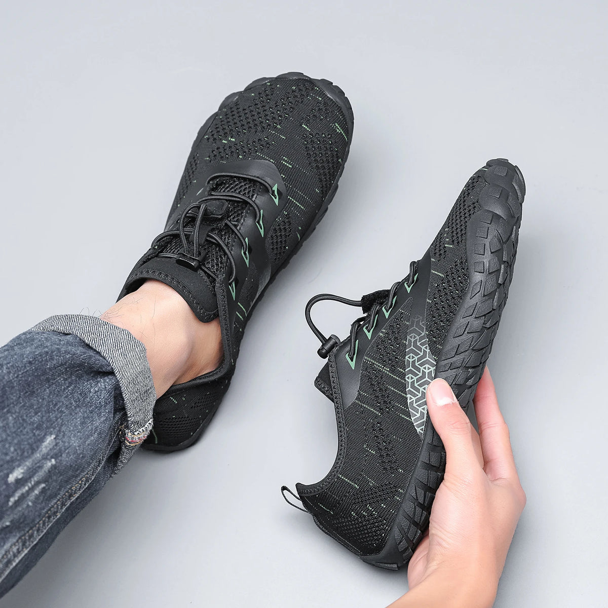 Men's Lightweight Breathable Lace-Up Shoes