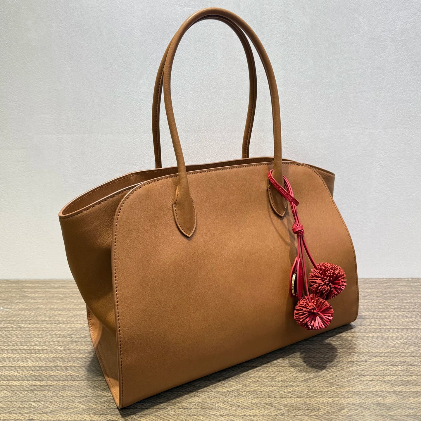 36cm Top-Grain Cowhide Tote — Effortless Everyday Elegance
