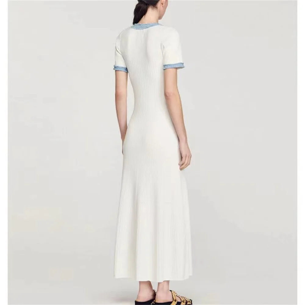 Chic Contrast Knit Maxi Dress