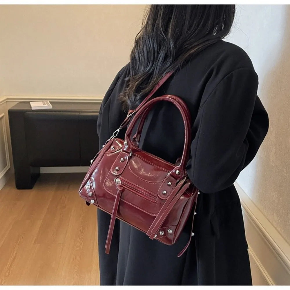 Vintage Rivets Pillow Bag Large Capacity Zipper Single Shoulder Bag Top Handle Patent Leather Crossbody Women's Bag Women