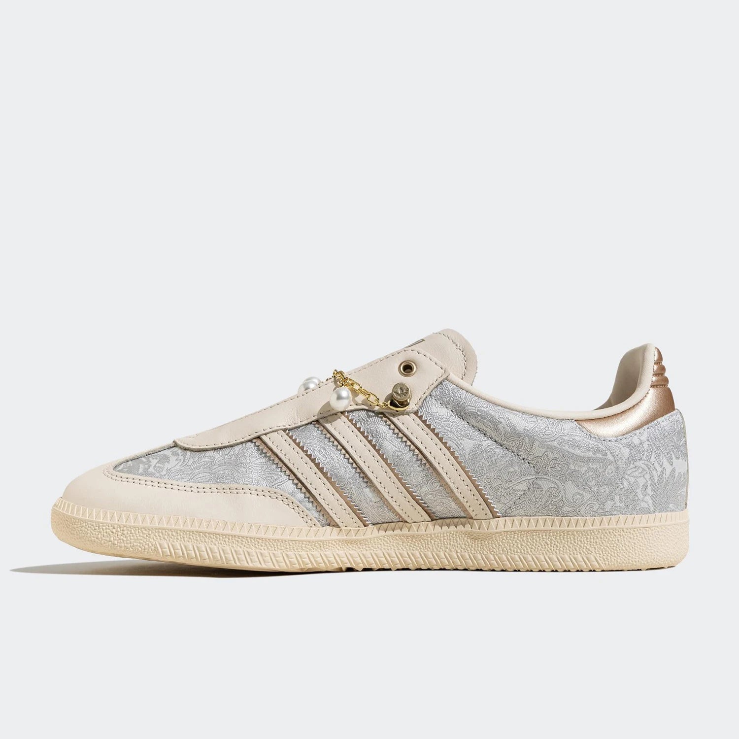 Adidas Official Authentic Three Stripes Women's Lightweight Breathable Wear-resistant Casual Sports Shoes JQ2616