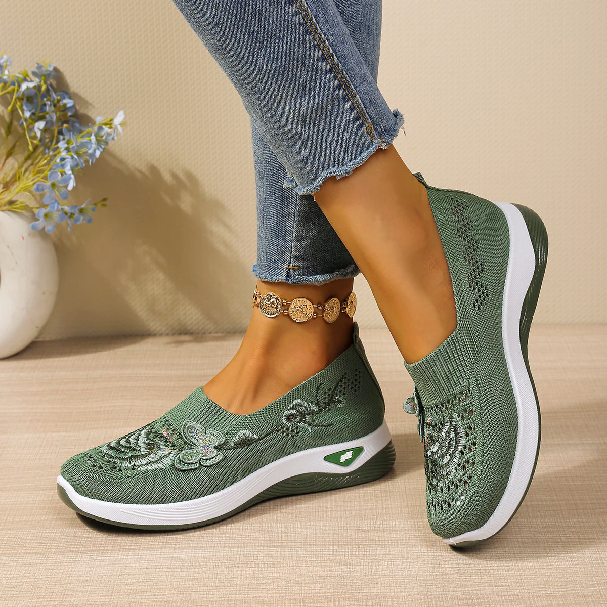 Comfort Women Closed Toe Mules Sandals Floral Embroidery Hollow Mesh Slip On Wedge Platform Lightweight Daily Walkin Lady Shoes