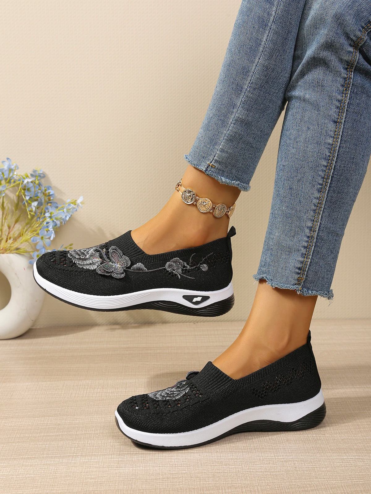 Comfort Women Closed Toe Mules Sandals Floral Embroidery Hollow Mesh Slip On Wedge Platform Lightweight Daily Walkin Lady Shoes