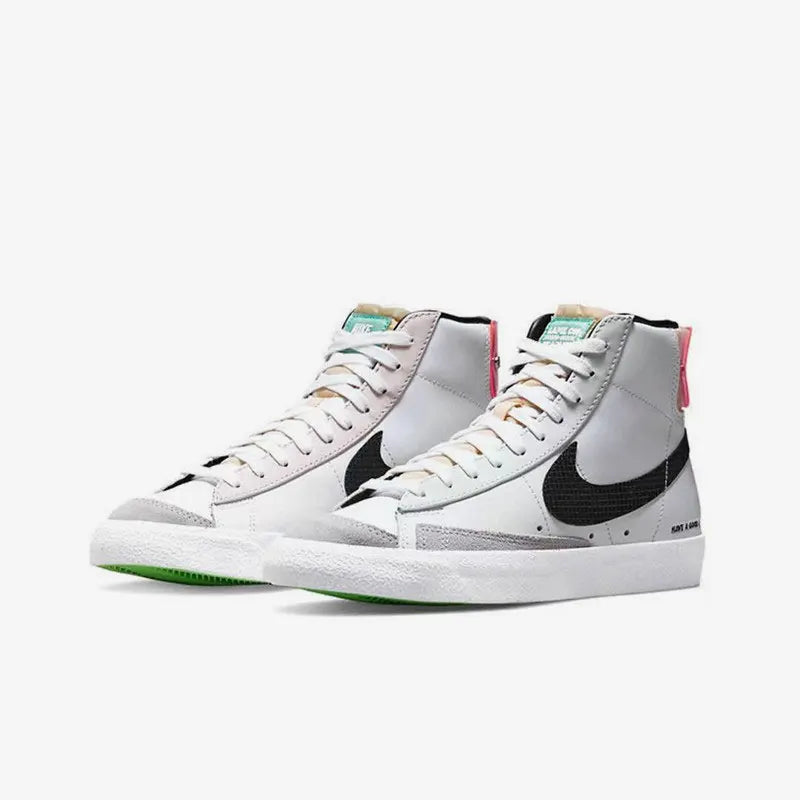 Nike DO2331-101 Women's Lightweight Walking Sneakers