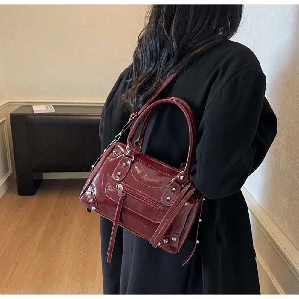 Vintage Rivets Pillow Bag Large Capacity Zipper Single Shoulder Bag Top Handle Patent Leather Crossbody Women's Bag Women