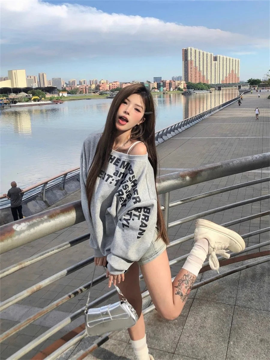 Retro Chic Y2K Oversized Graphic Tee | 2025 Streetwear Collection