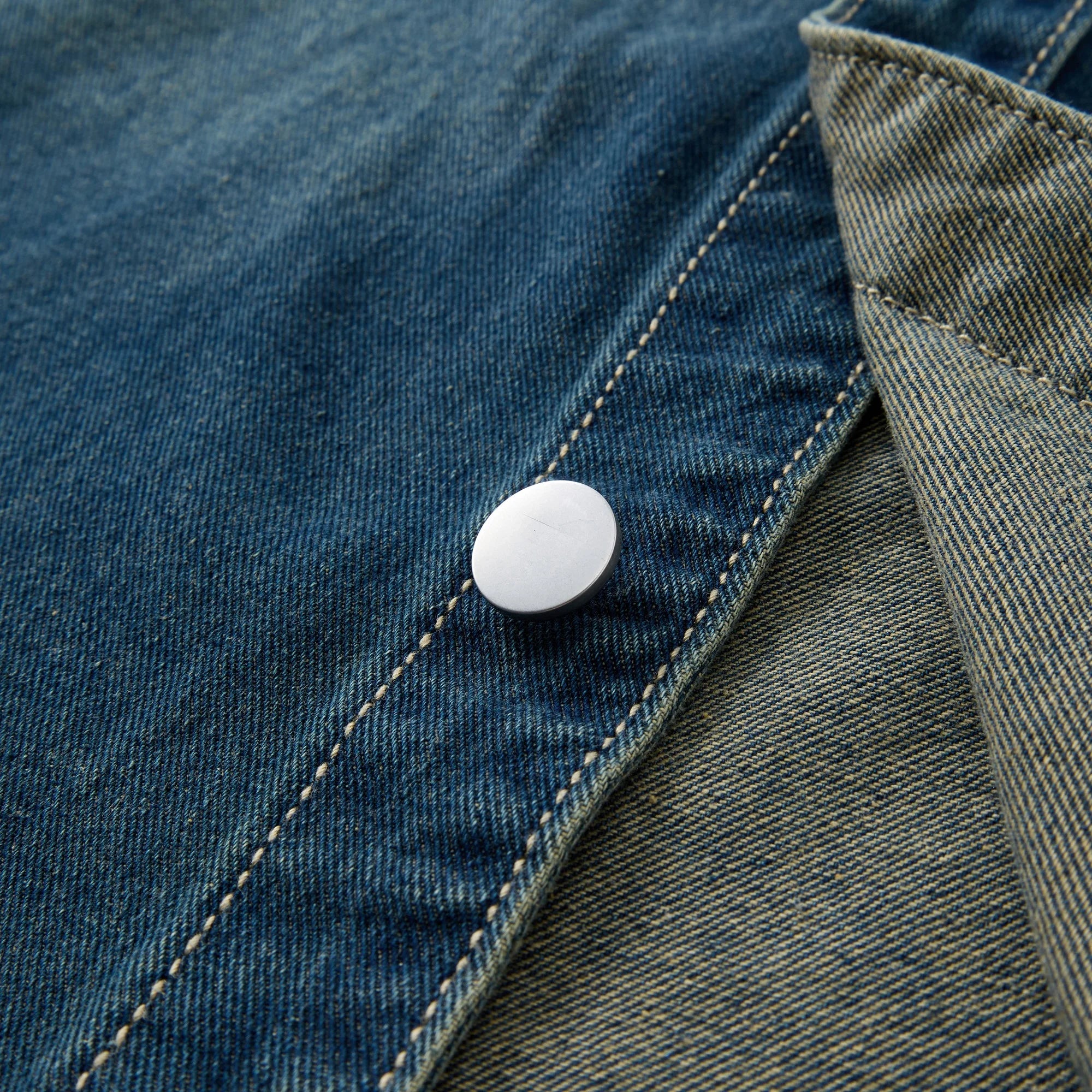 Men's Casual Denim Shirt Jacket Classic Button Up Workwear Style Jean Coat for Spring Fall
