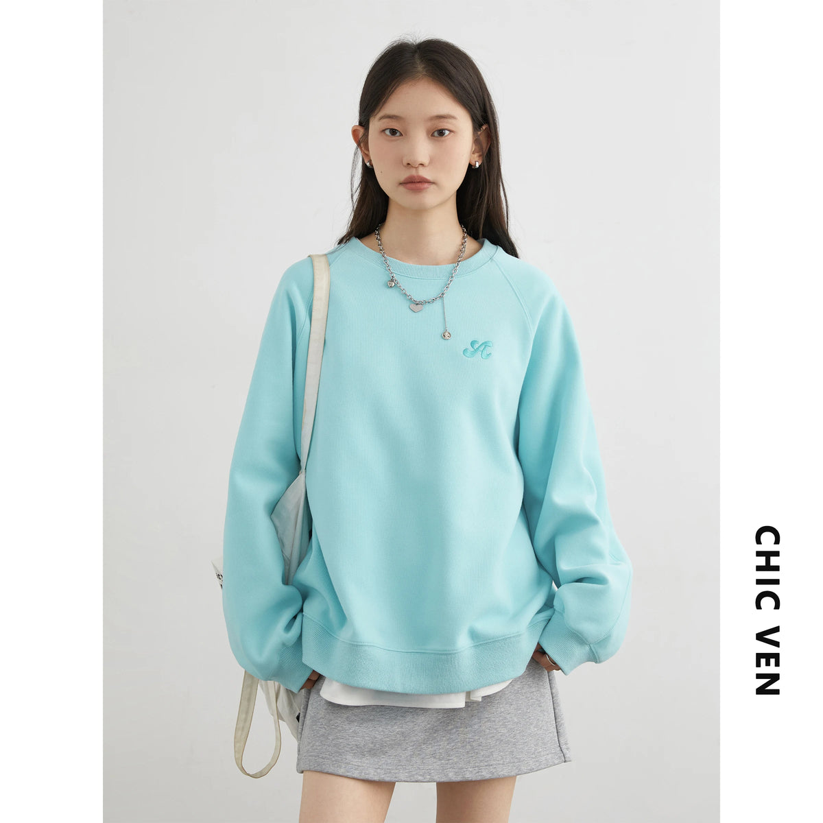 Women's Embroidered Raglan Sweatshirt