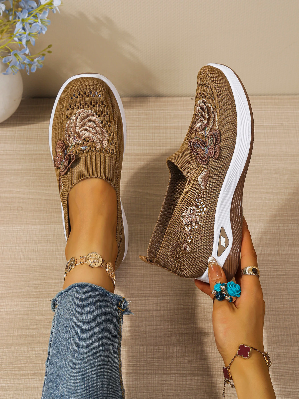 Comfort Women Closed Toe Mules Sandals Floral Embroidery Hollow Mesh Slip On Wedge Platform Lightweight Daily Walkin Lady Shoes