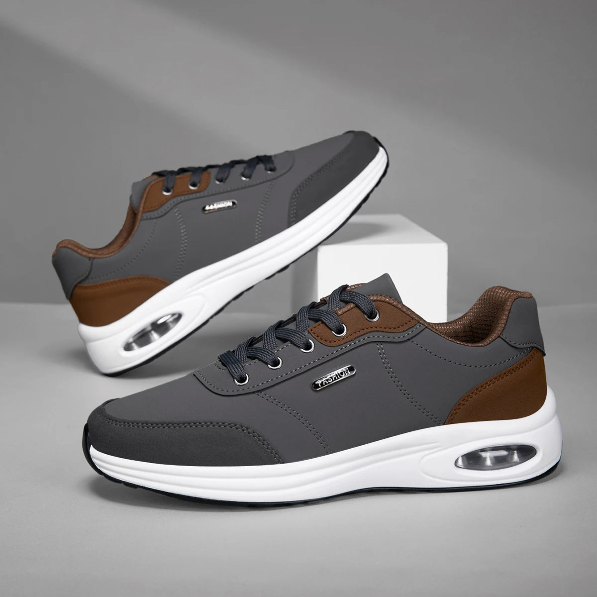 2026 New Walking Sports Shoes Leather Waterproof Casual Sports Shoes Non-slip Shock Absorption Running Shoes Men's Tennis Shoes