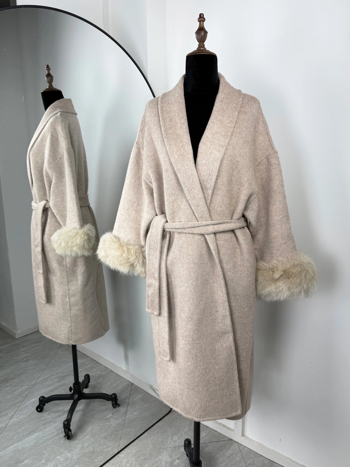 Elegant Fox Fur & Double-Sided Wool Coat