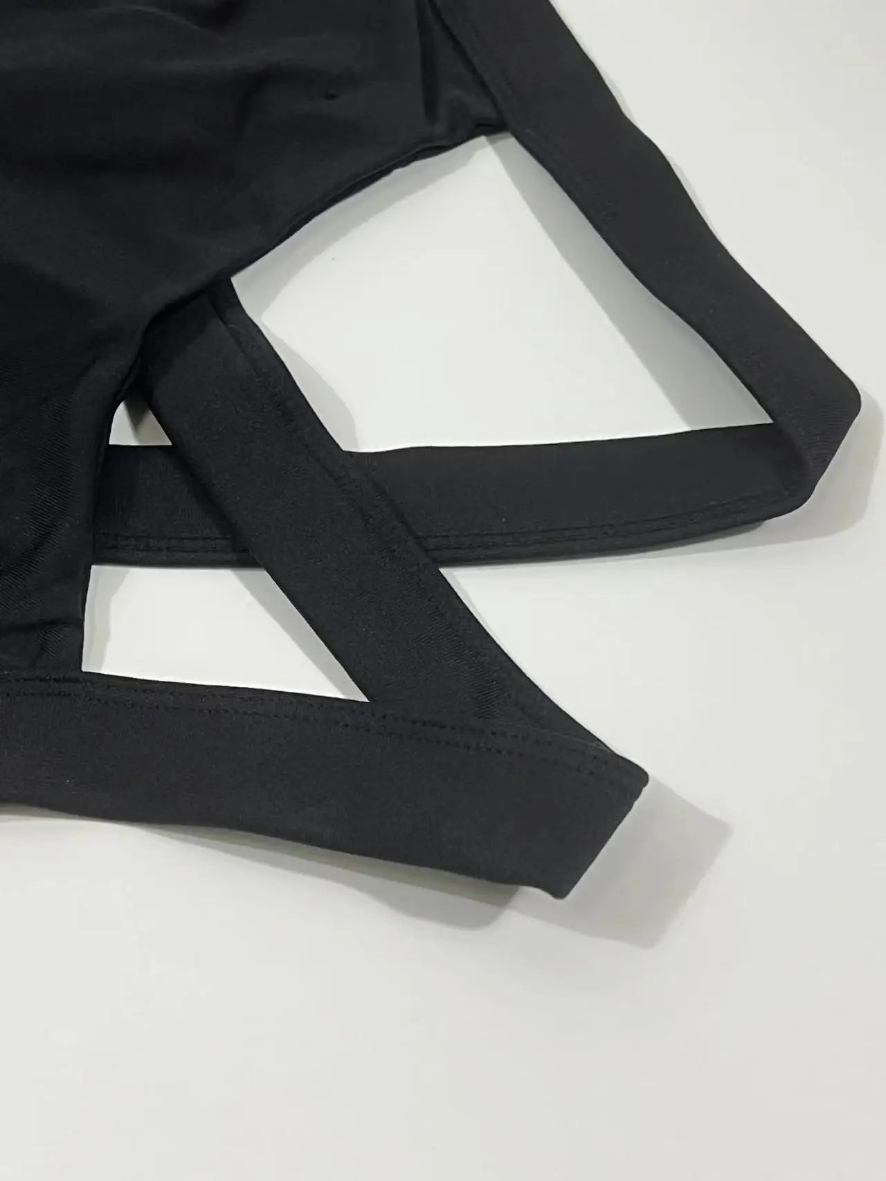 Cross-Back Adjustable Seamless Sports Bra Set – Breathable & Pad-Free