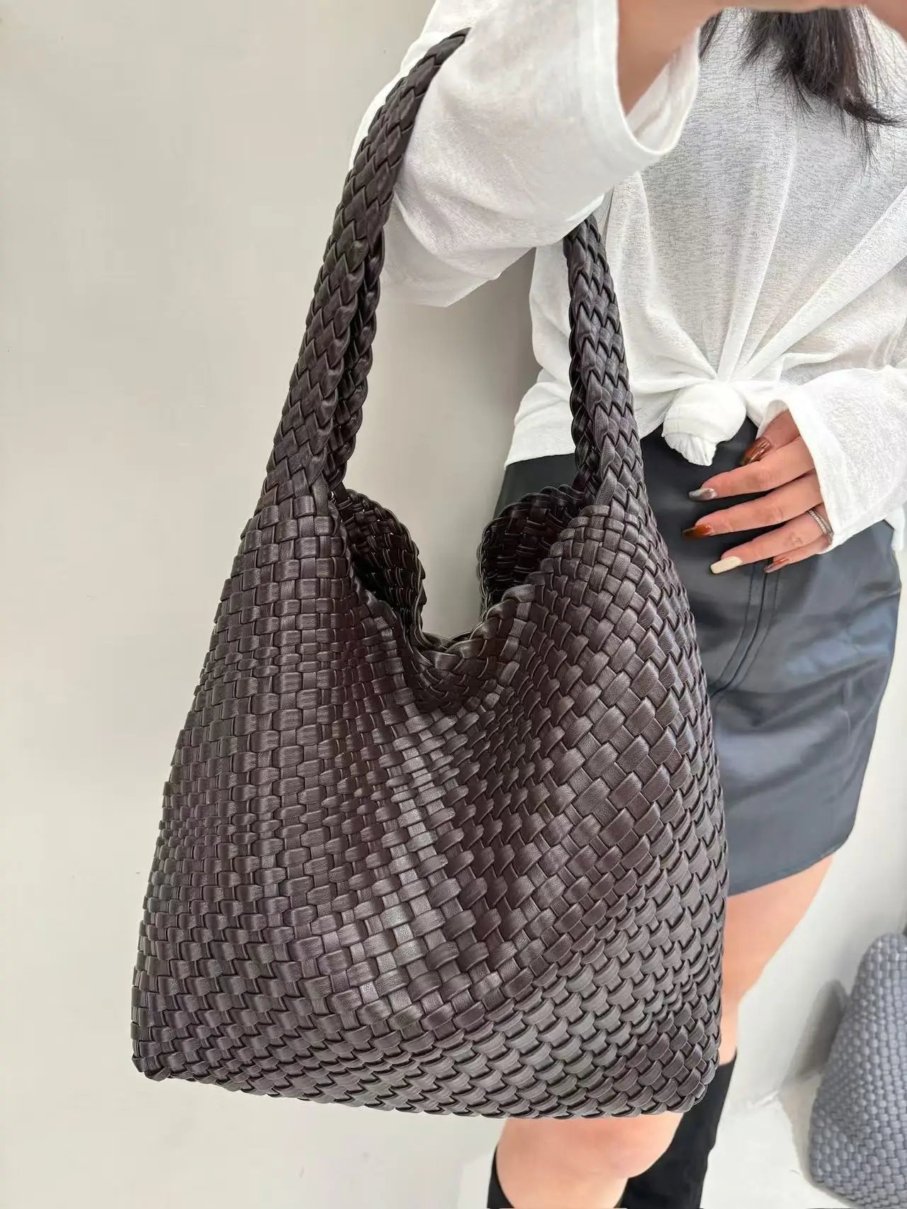 Shoulder bag Woven Bag for Women Europe and the United States popular PU leather soft fabric women underarm bag