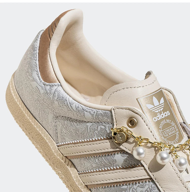 Adidas Official Authentic Three Stripes Women's Lightweight Breathable Wear-resistant Casual Sports Shoes JQ2616
