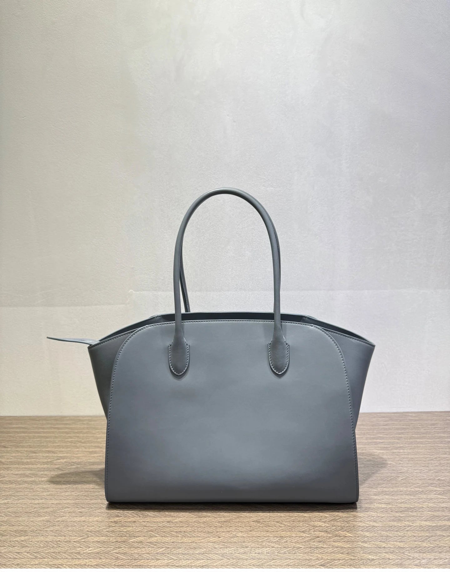 36cm Top-Grain Cowhide Tote — Effortless Everyday Elegance