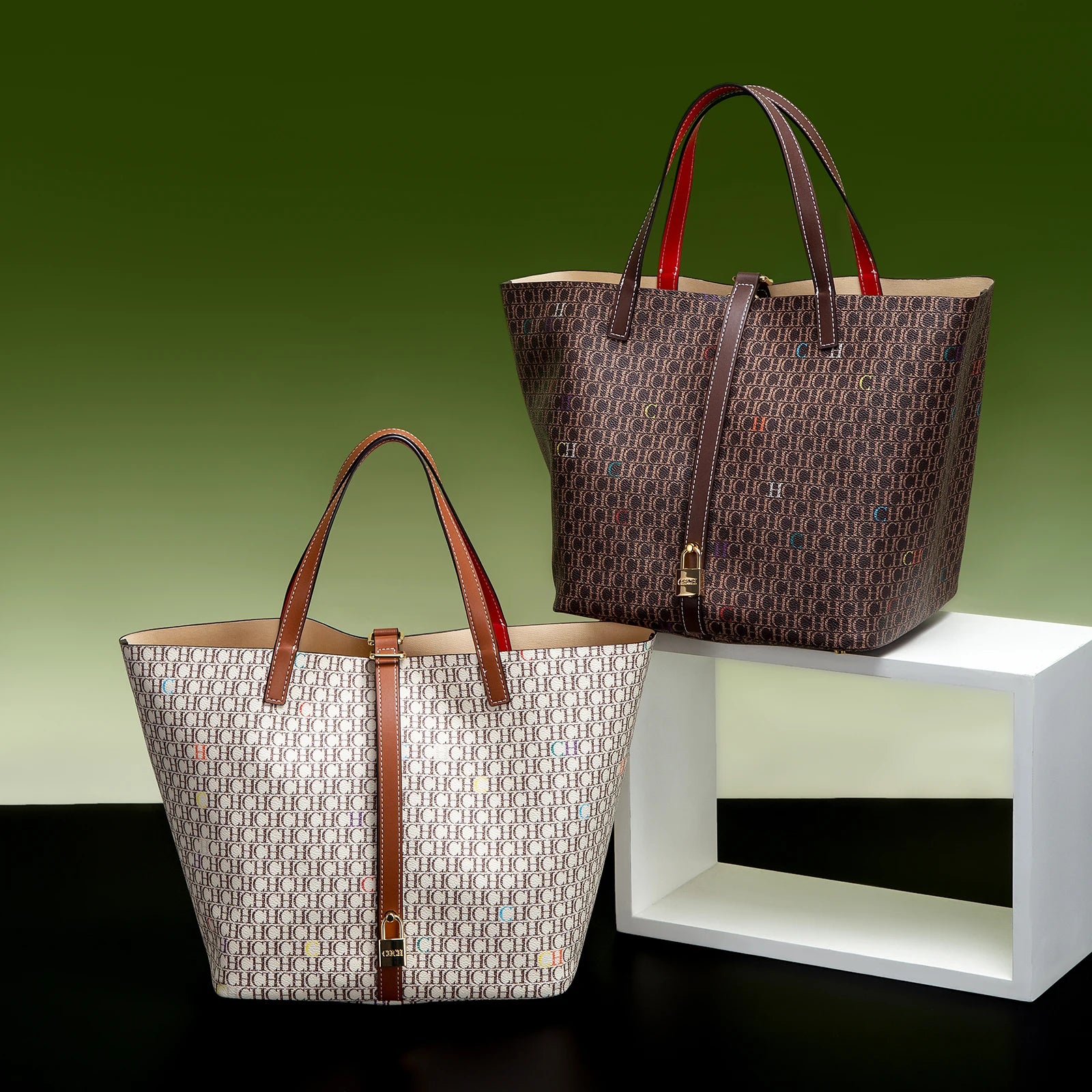 Classic Style Women's Large-capacity Handbag Letters Print Design Small Metal Accessories Exquisite Workmanship