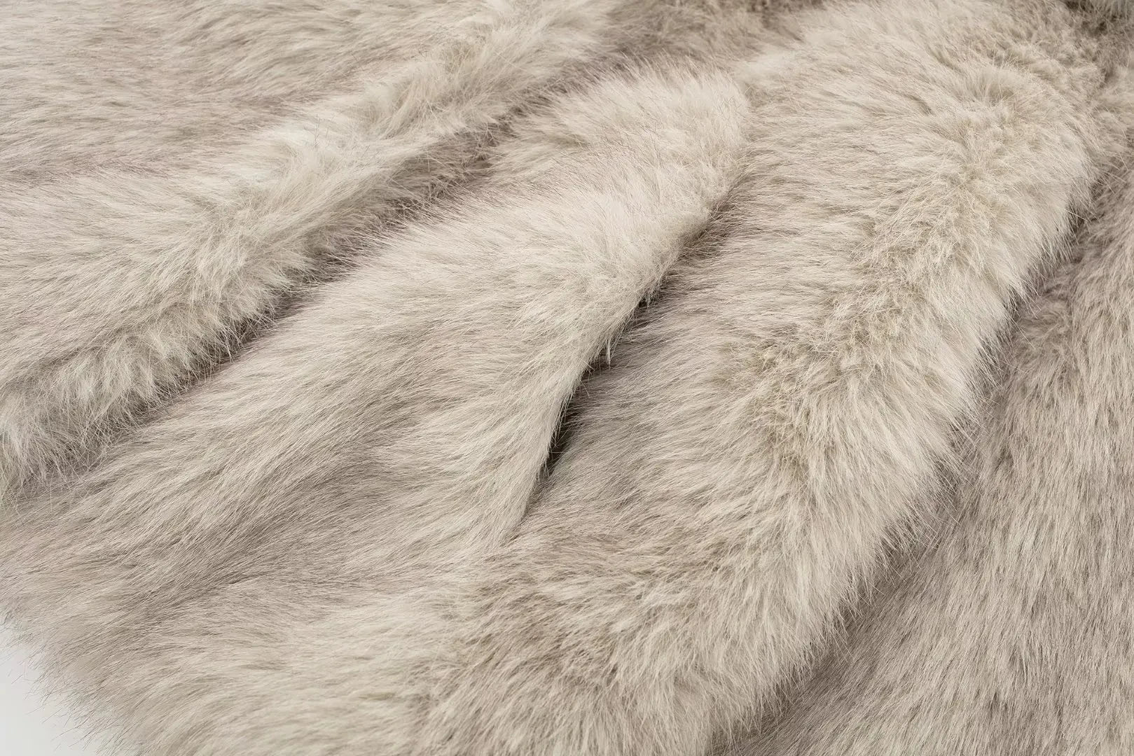Chic Faux Fur Cropped Jacket