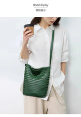 Luxury Women's Shopping Bag New High-End Hand-Woven Leather Bucket Bag Large-Capacity Shoulder Messenger Bag Commuter Tote Bag